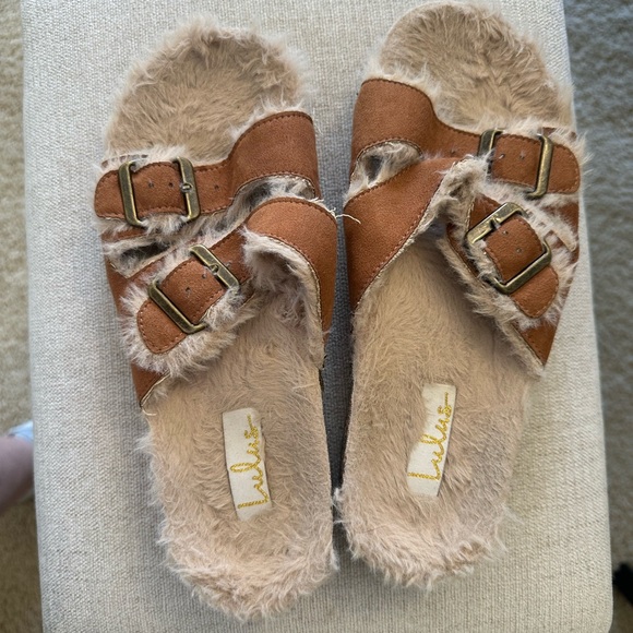 S13 - Lulus Carmella Dark Camel Suede Faux fur Buckled Slide Sandals size 7.5 - Picture 4 of 13